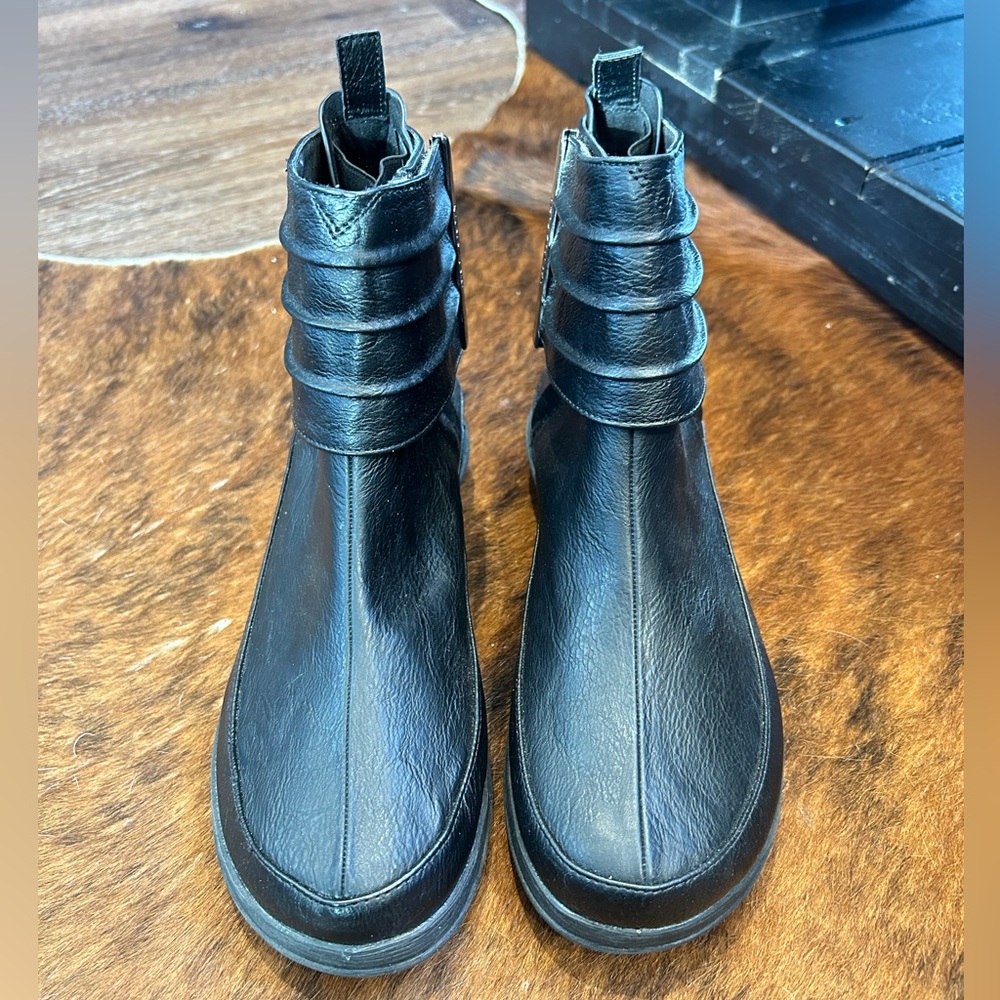 Modzori Jane 4 Way Boots NEVER WORN